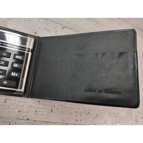 Vintage KMC 9000B Solar Power Calculator Wallet Pocket Credit Card Size Taiwan - Picture 2 of 7